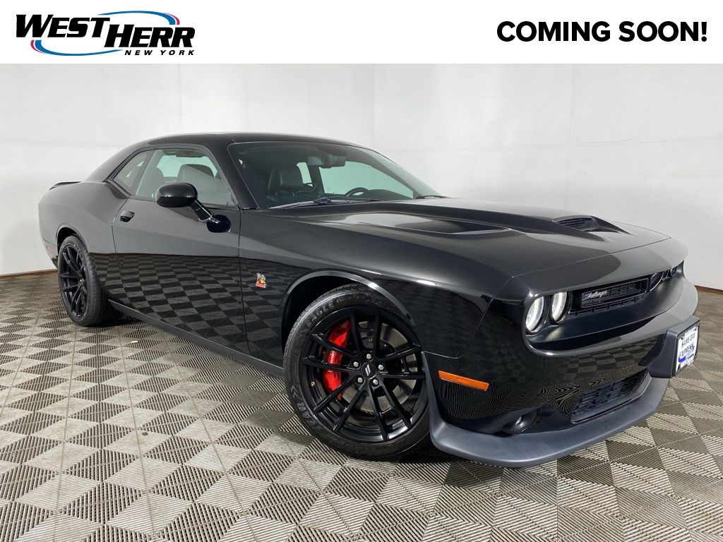 Pitch Black Clearcoat 2020 Dodge Challenger R/T Scat Pack RWD Coupe Rear-Wheel Drive 6-Speed Manual
