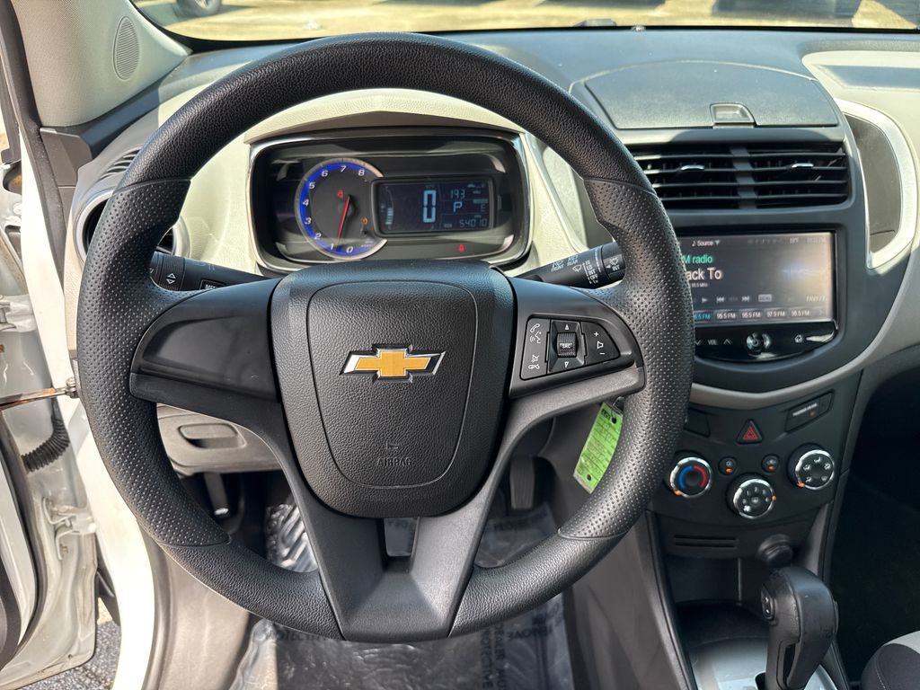Used 2016 White Chevrolet LS image 14