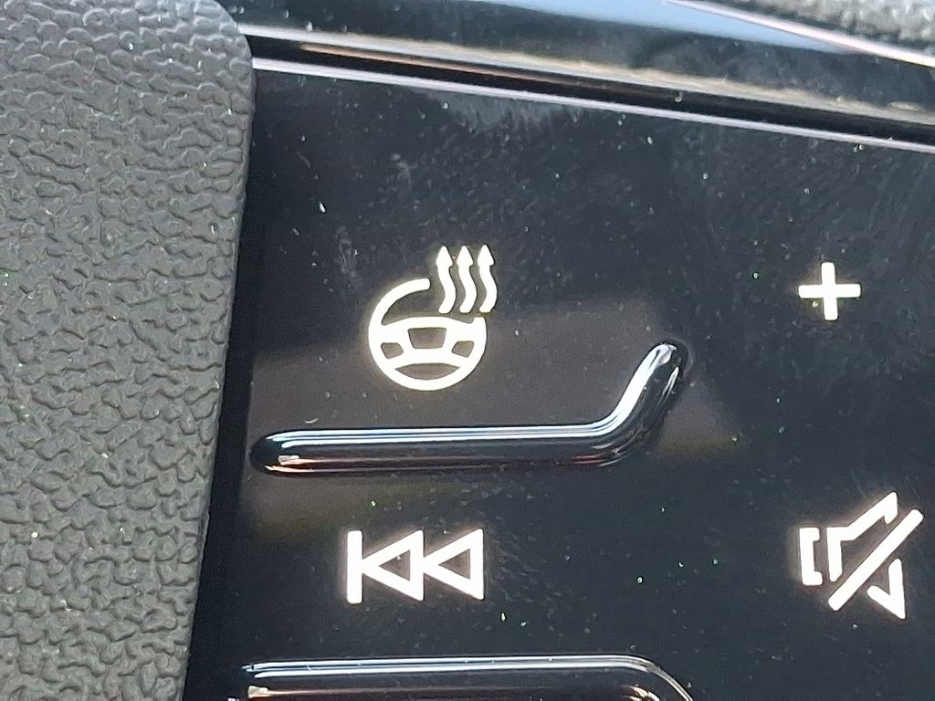 Thumbnail: 2025 Audi SQ5 - 17