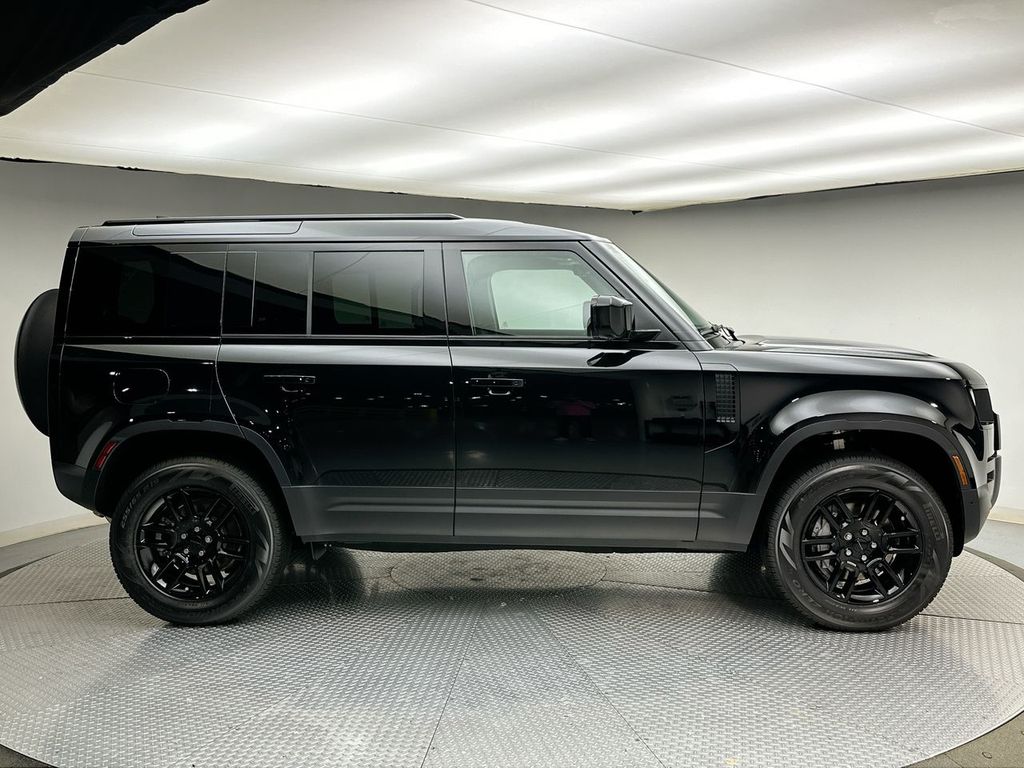 Thumbnail: 2026 Land Rover Defender - 4
