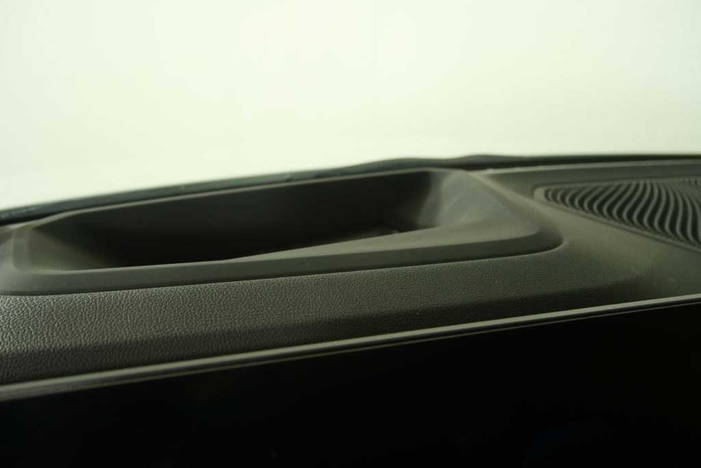 Thumbnail: 2025 BMW 3 Series - 22