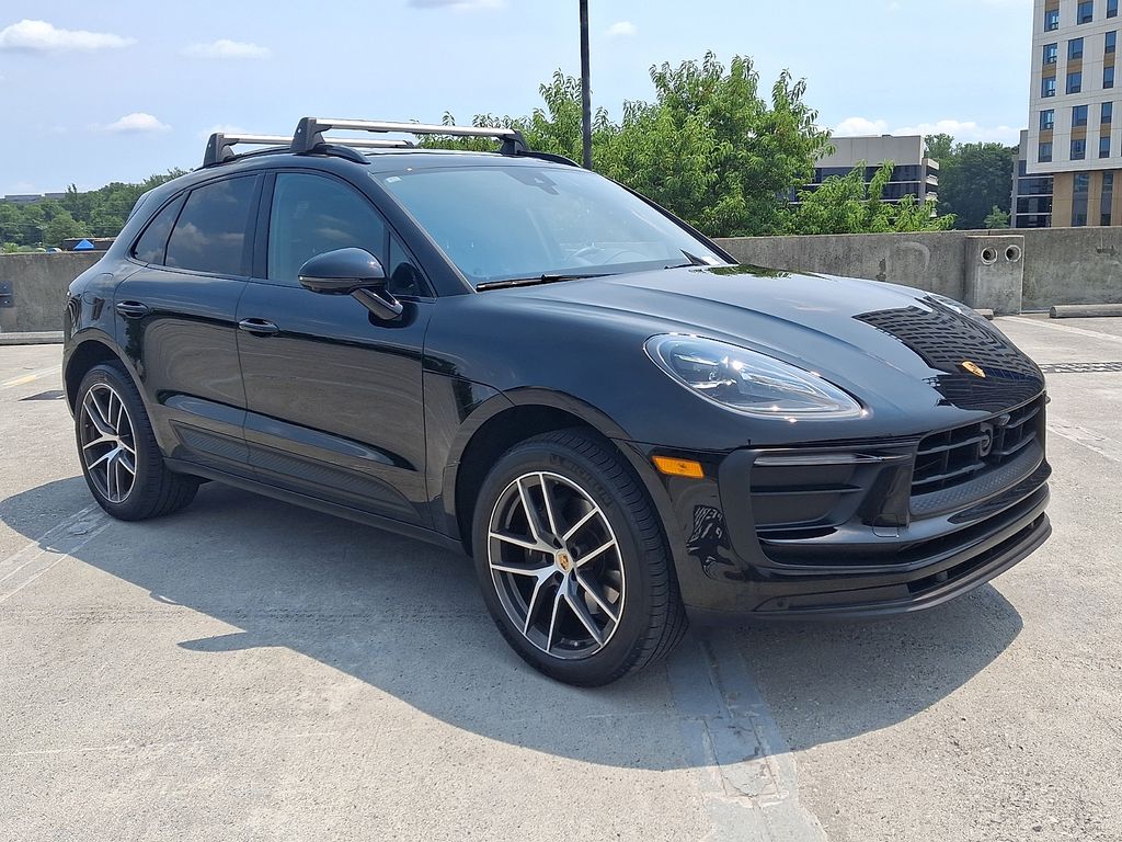 Thumbnail: 2026 Porsche Macan - 7