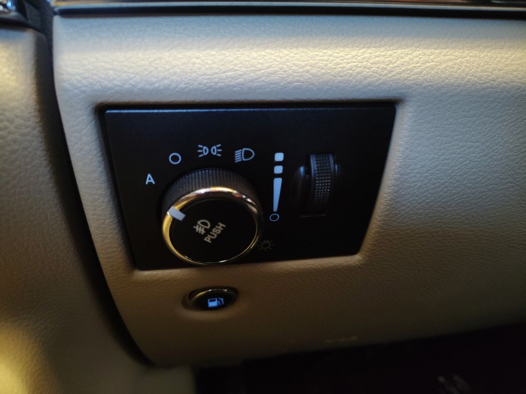 Used Car 2014 Jeep Grand Cherokee  Limited For Sale Under $10,000 In Austin, Texas