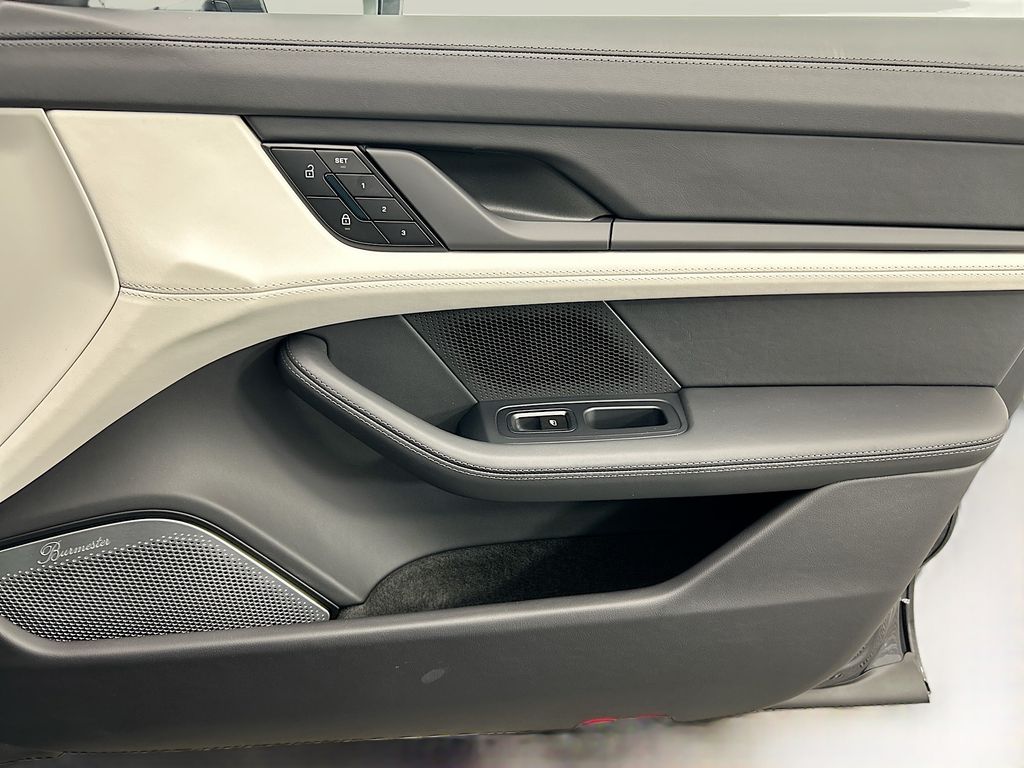 Thumbnail: 2026 Porsche Taycan - 26