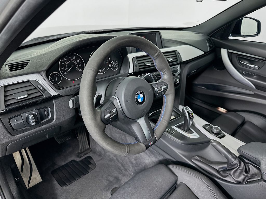 2018 BMW 3 Series 330i 9