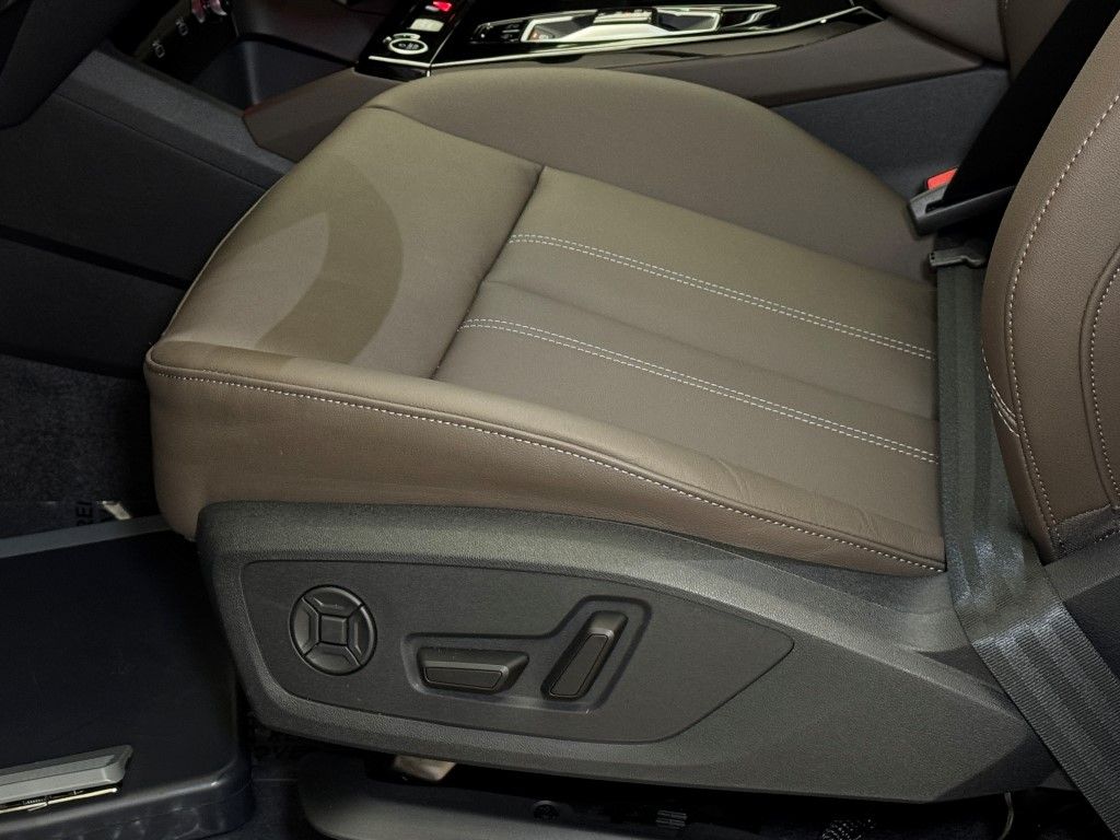 2025 Audi e-tron Premium 25