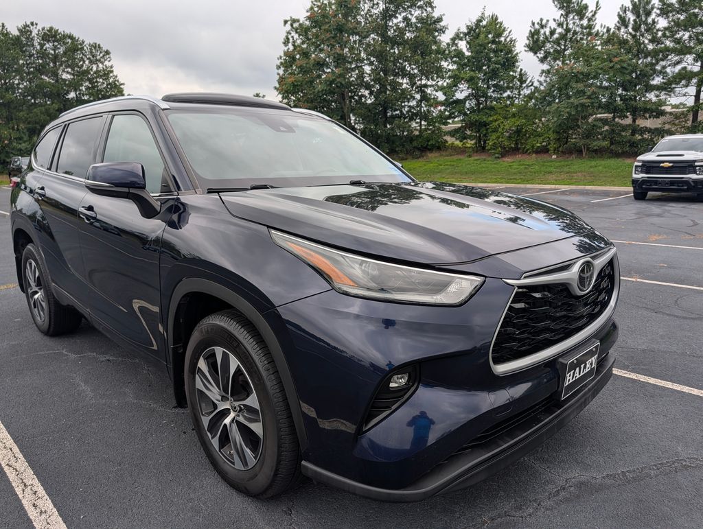 Gray 2021 Toyota Highlander SUV / Crossover All-Wheel Drive 8-Speed Automatic