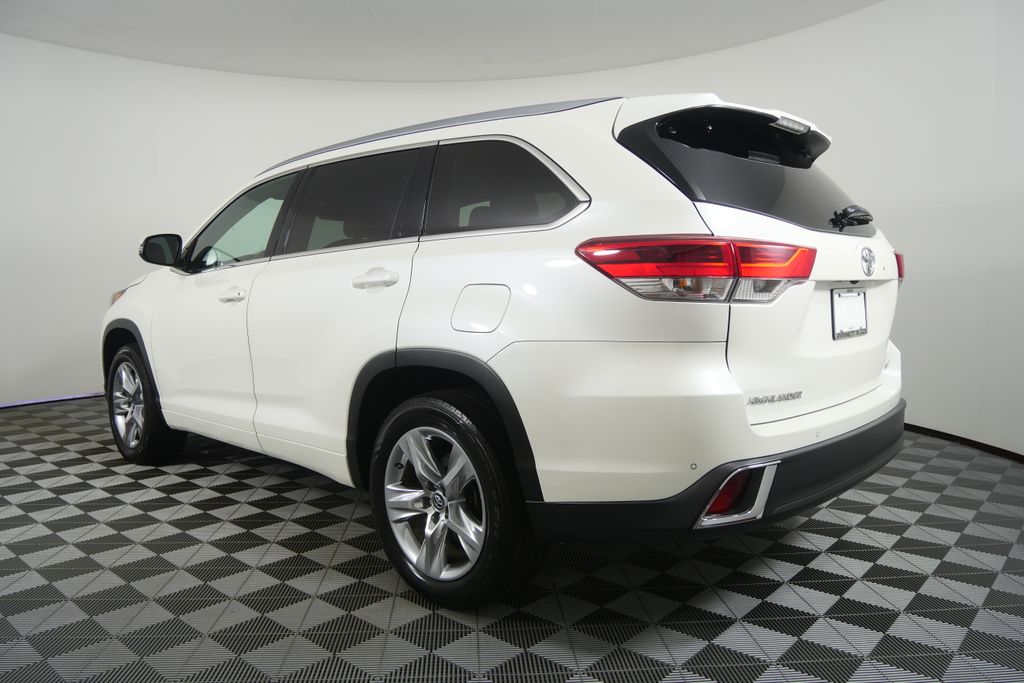 Thumbnail: 2019 Toyota Highlander - 5
