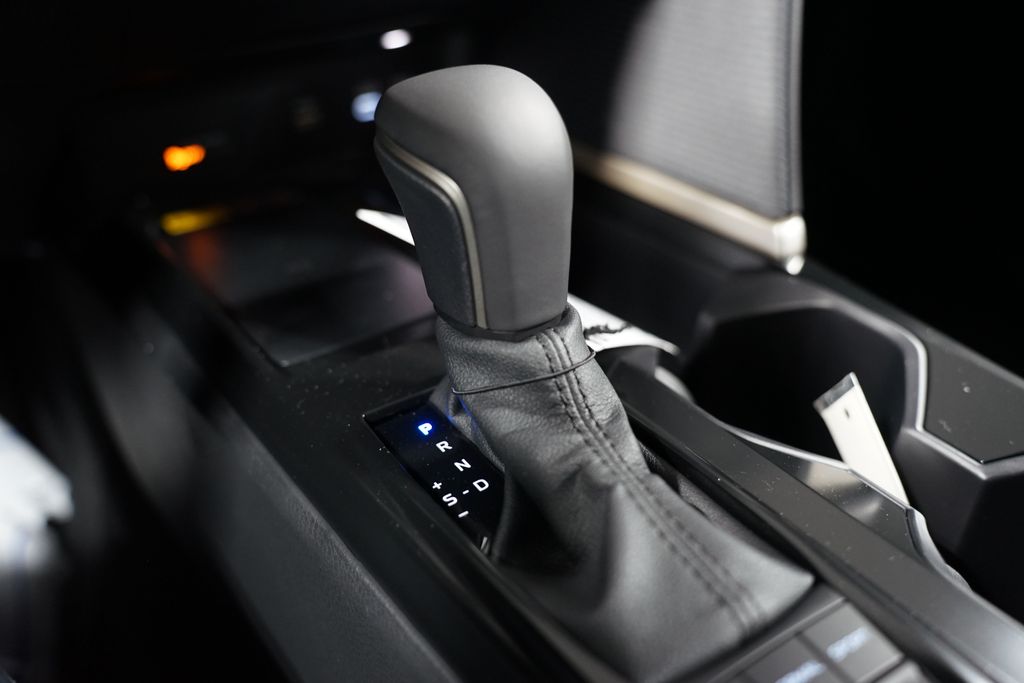 2025 Toyota Camry SE 22