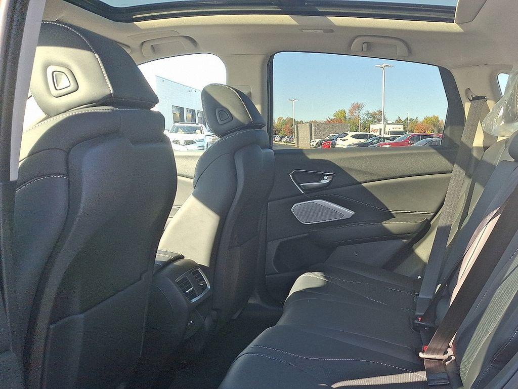 Thumbnail: 2026 Acura RDX - 6