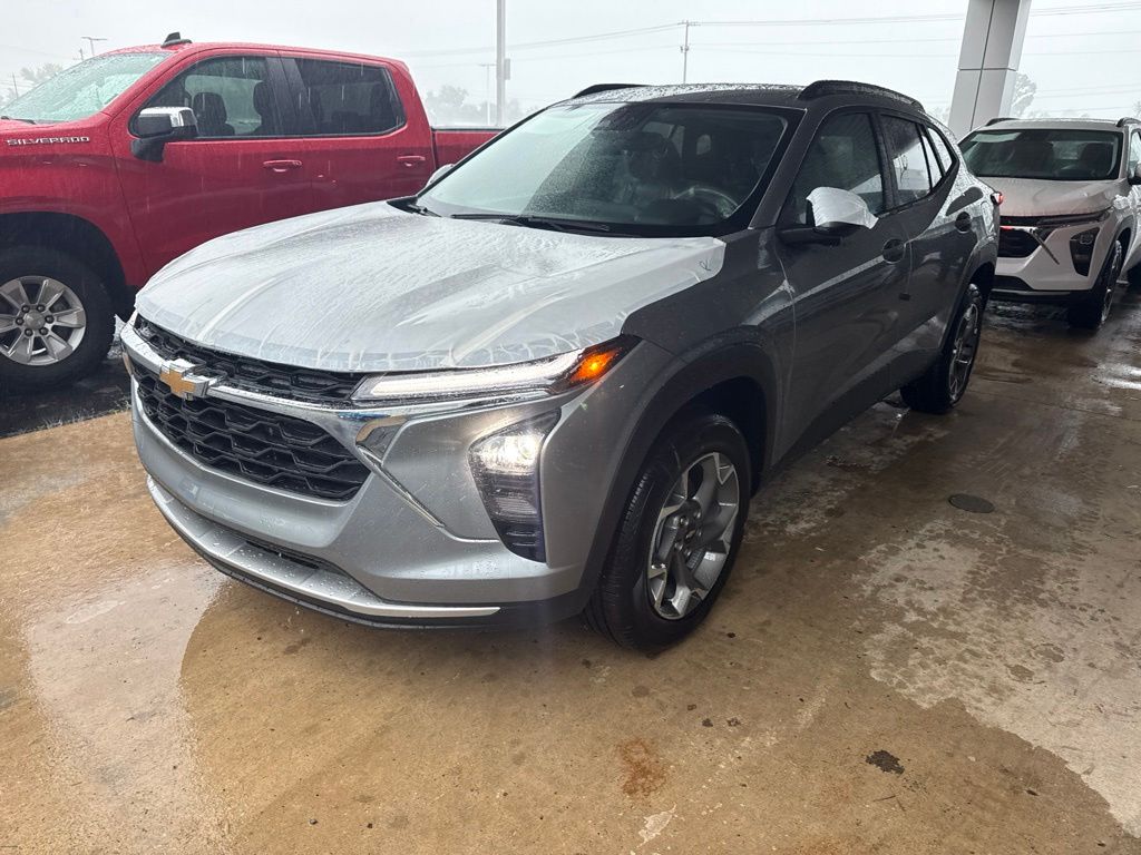 Sterling Gray Metallic 2026 Chevrolet Trax LT FWD SUV / Crossover Front-Wheel Drive 6-Speed Automatic