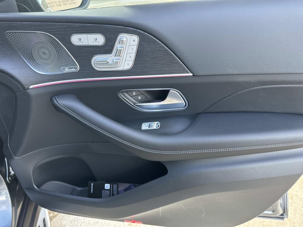 Thumbnail: 2026 Mercedes-Benz GLE - 18