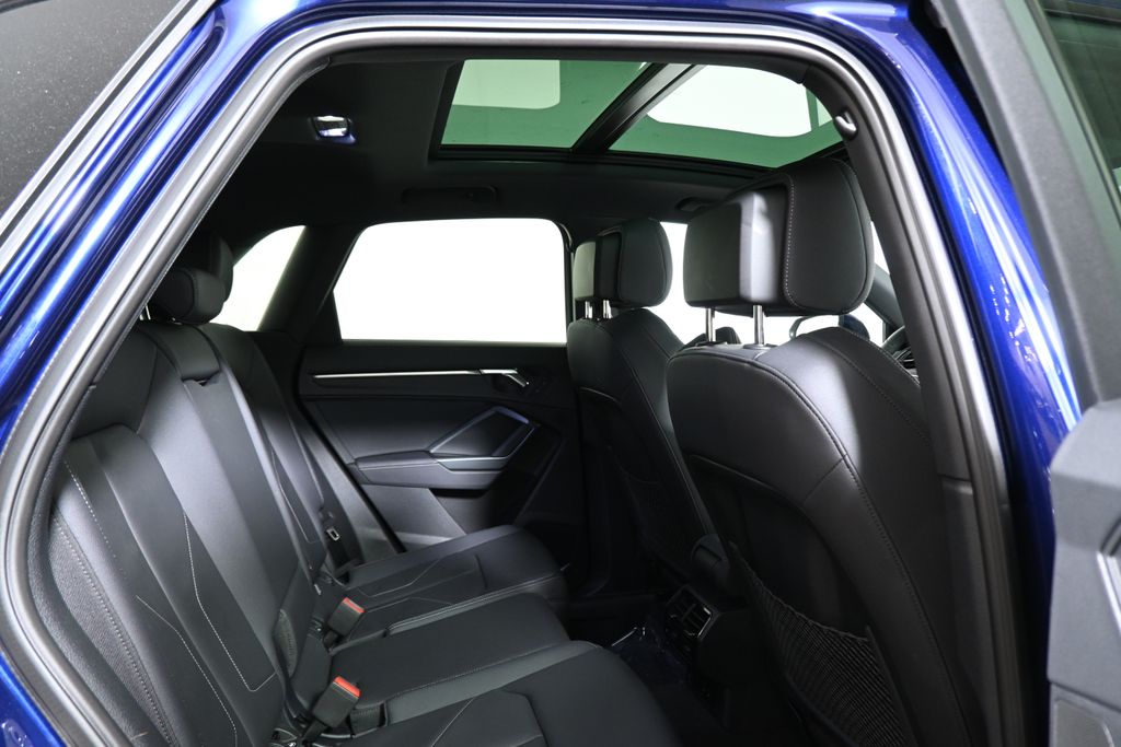 Thumbnail: 2025 Audi Q3 - 22