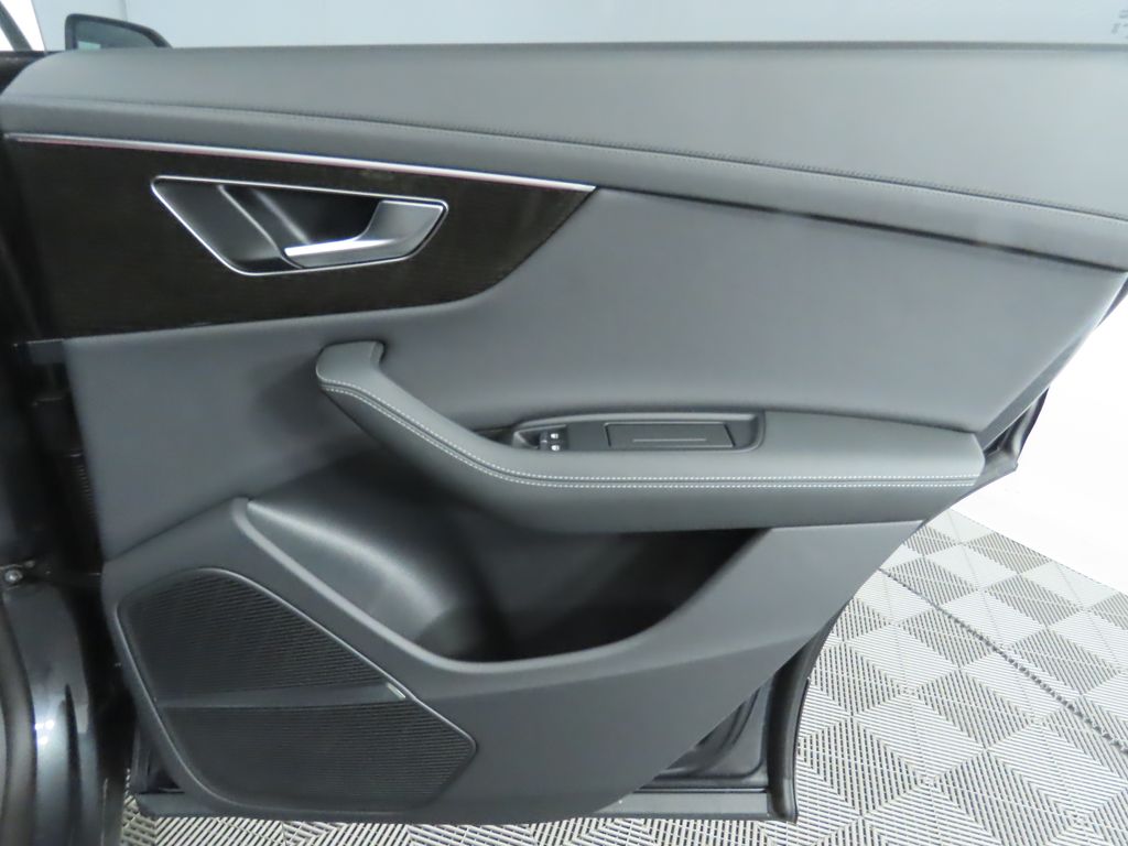 Thumbnail: 2025 Audi Q8 - 29