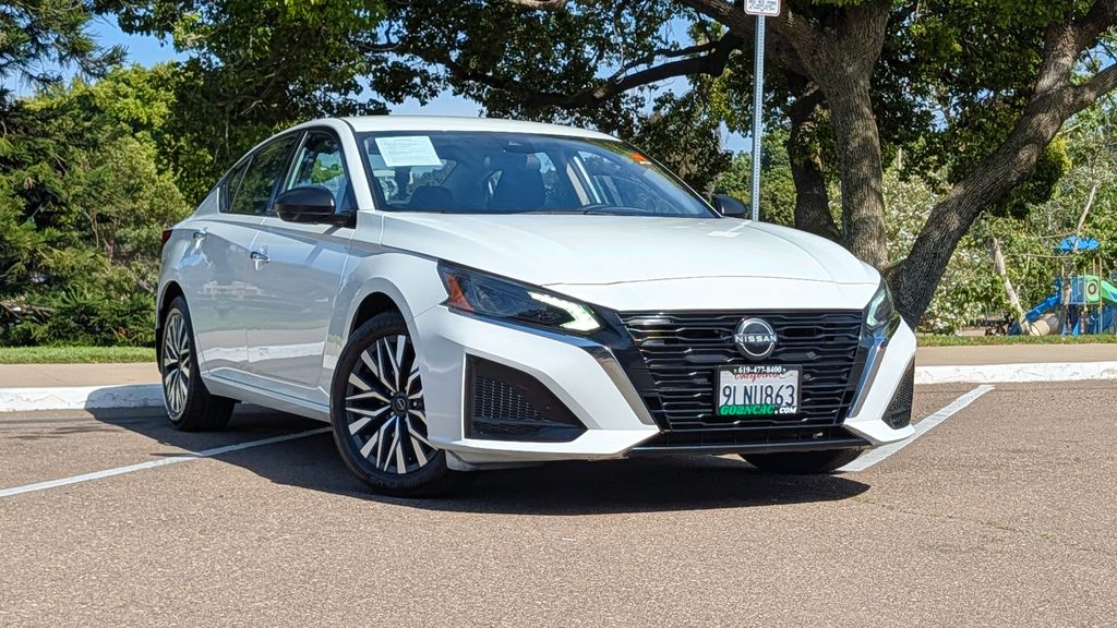 Used 2024 Nissan Altima 2.5 SV 4D Sedan