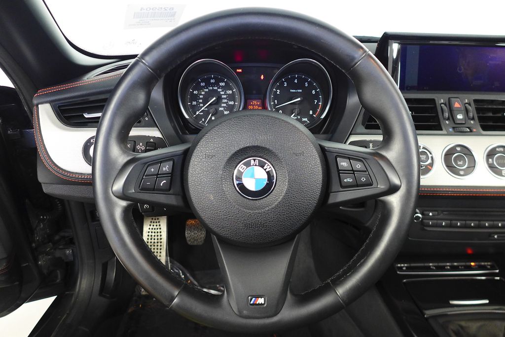 Thumbnail: 2014 BMW Z4 - 26
