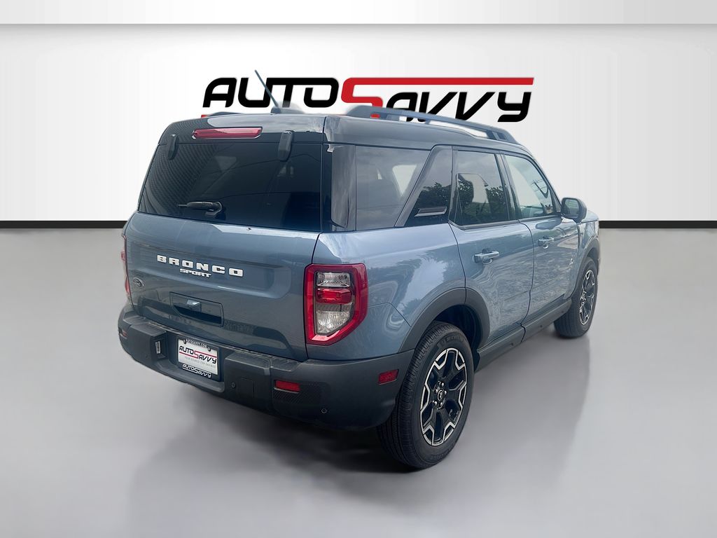 Used 2025 Gray Ford Outer Banks image 7