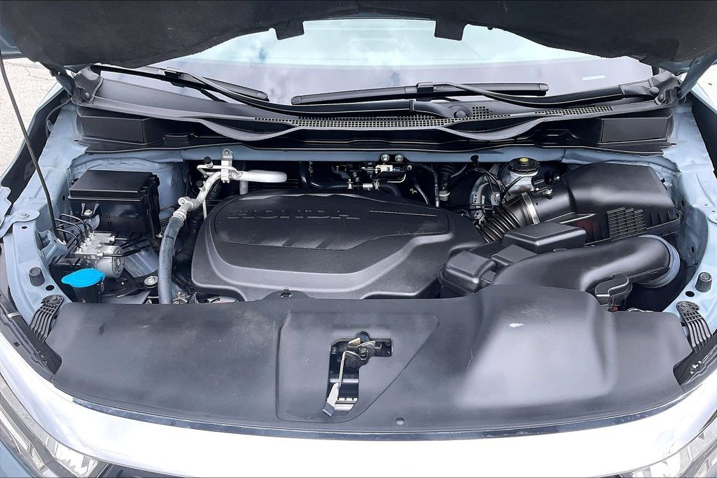 Used 2023 Honda Odyssey Van