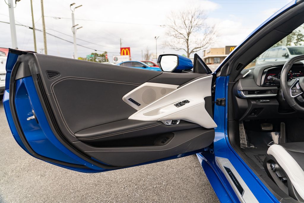 2021 Chevrolet Corvette Stingray photo