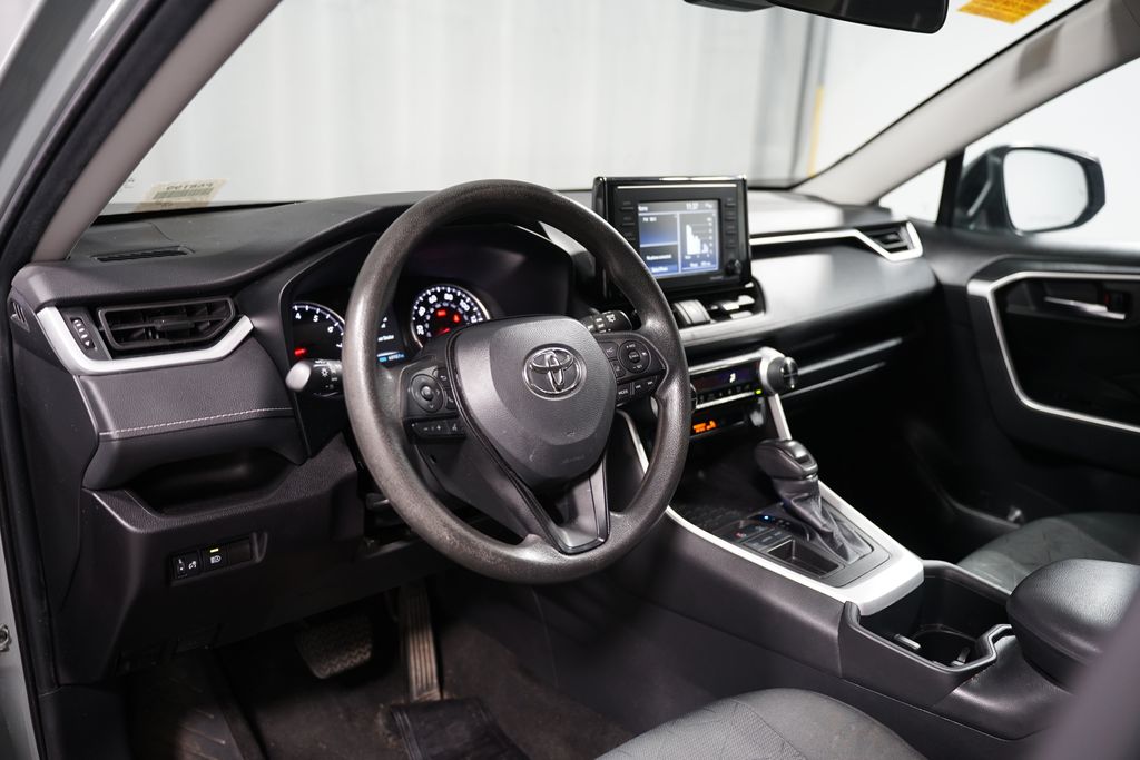 2022 Toyota RAV4 XLE 7