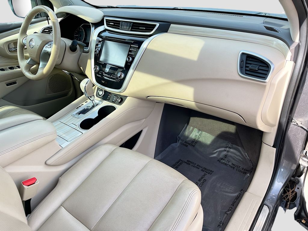 Used 2017 Gray Nissan SL image 31