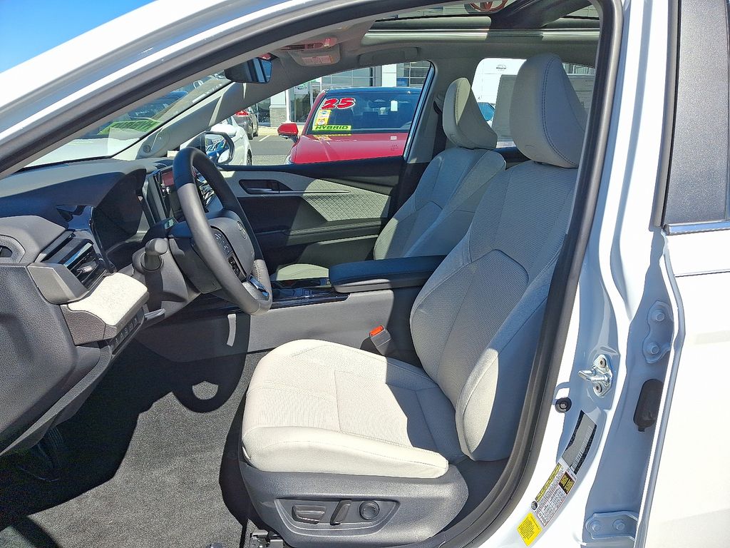 Thumbnail: 2025 Toyota Camry - 14