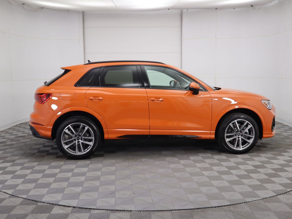Thumbnail: 2025 Audi Q3 - 4