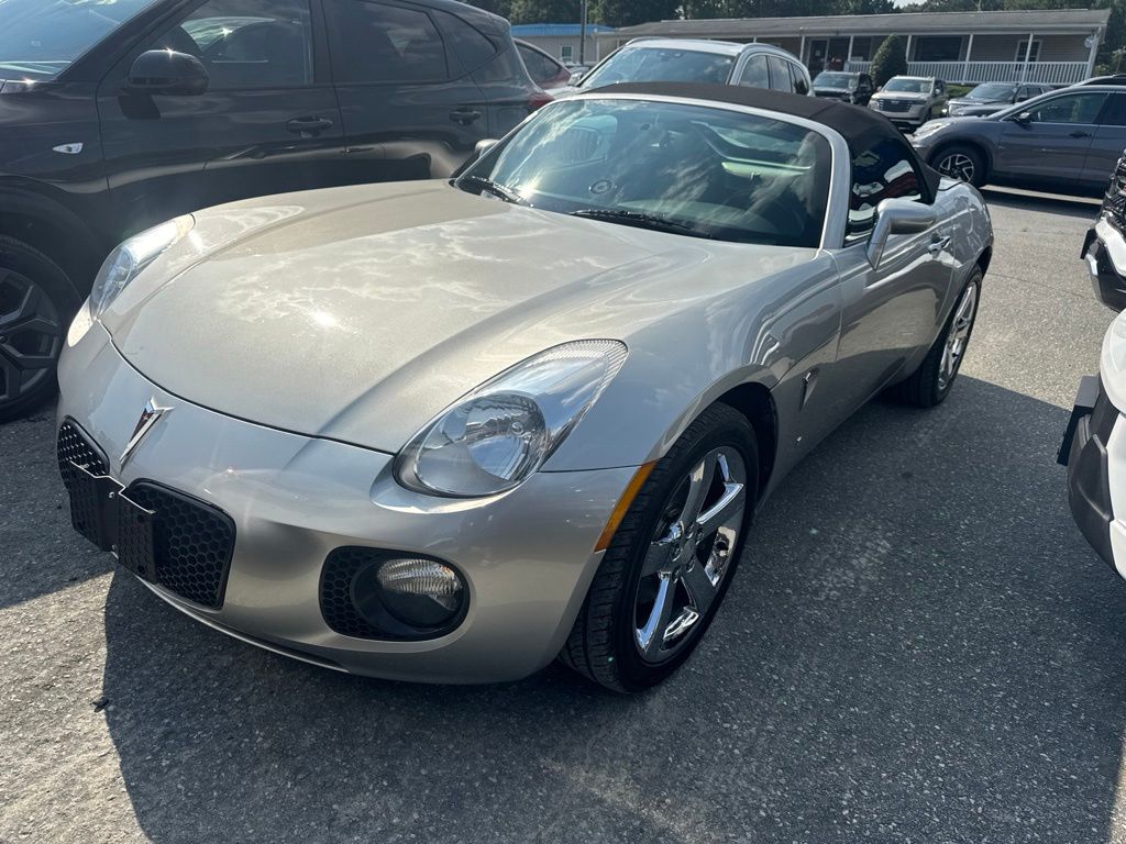 Cool (Liquid Silver Metallic) 2007 Pontiac Solstice Convertible Rear-Wheel Drive 5-Speed Manual