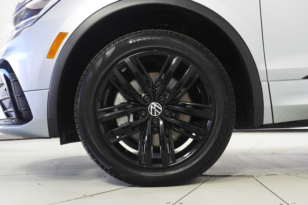 Thumbnail: 2022 Volkswagen Tiguan - 5