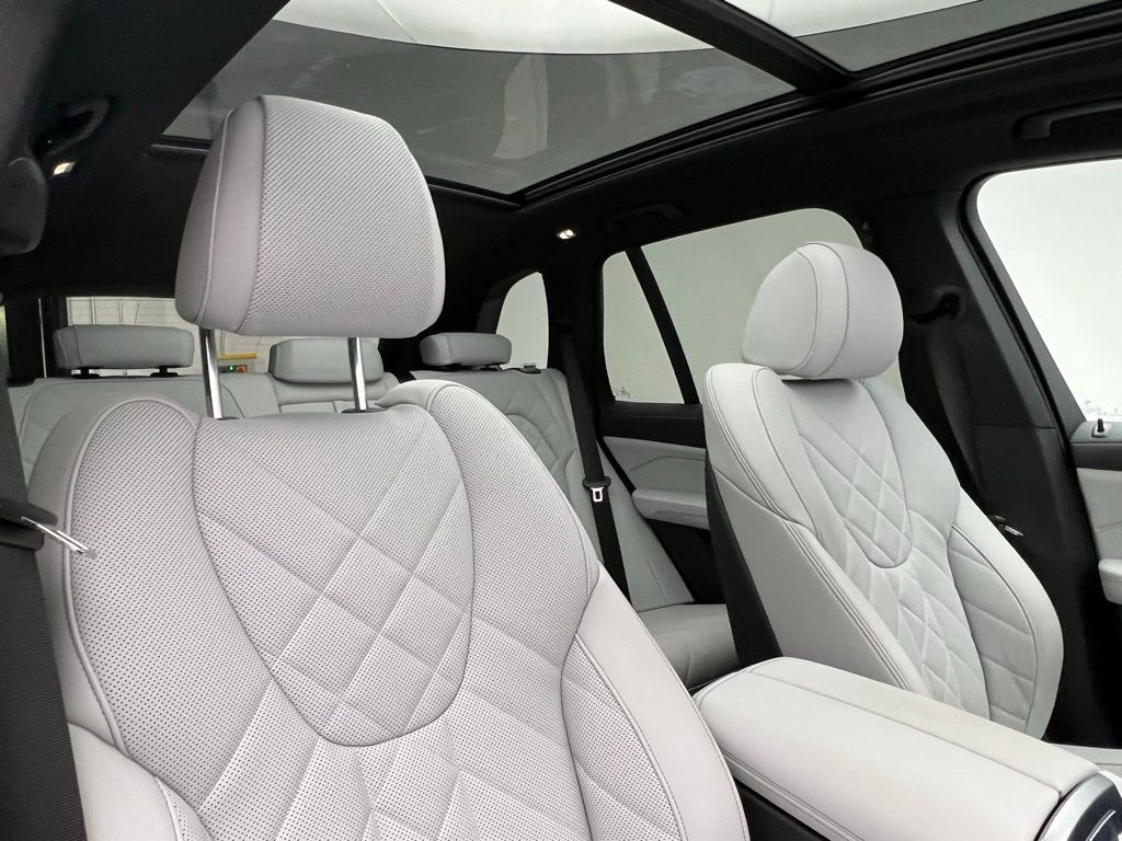 Thumbnail: 2024 BMW X5 - 7