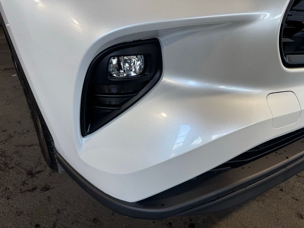 Thumbnail: 2025 Toyota Highlander - 11