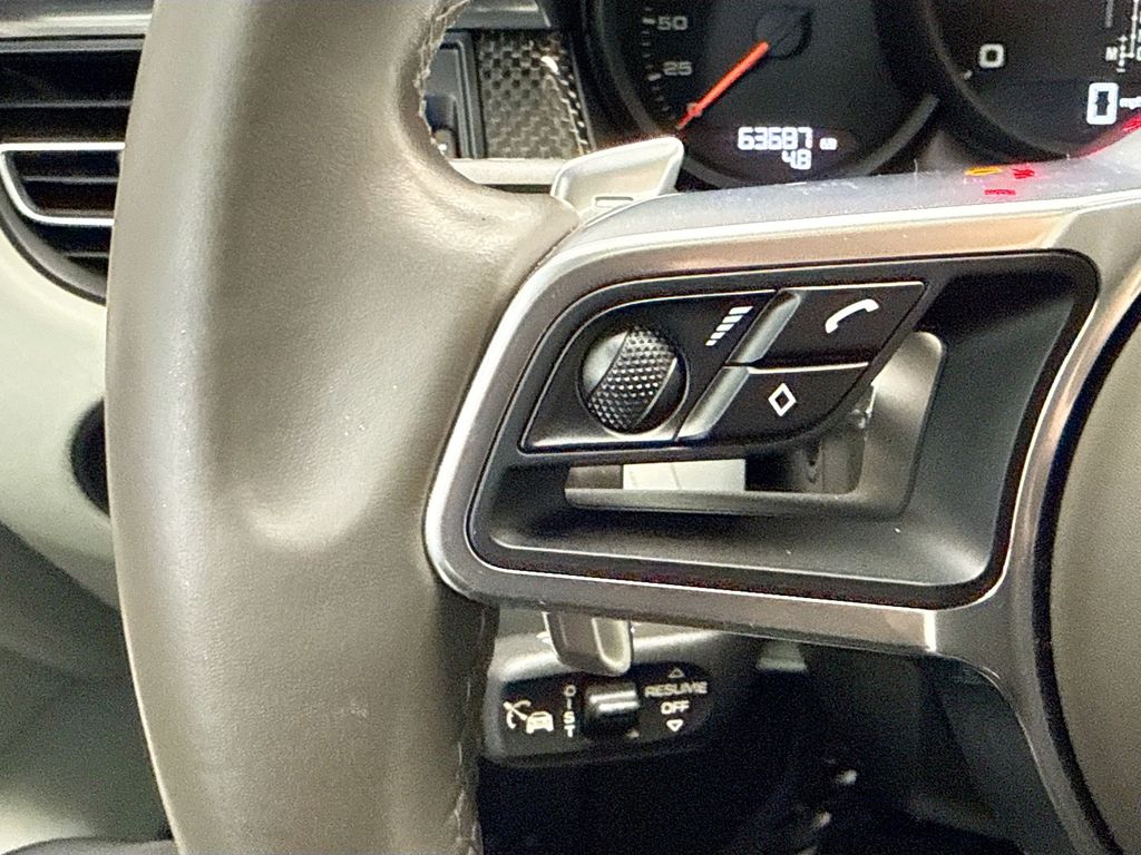 Thumbnail: 2020 Porsche Macan - 14