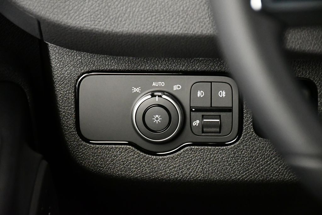 Thumbnail: 2026 Mercedes-Benz Sprinter - 11