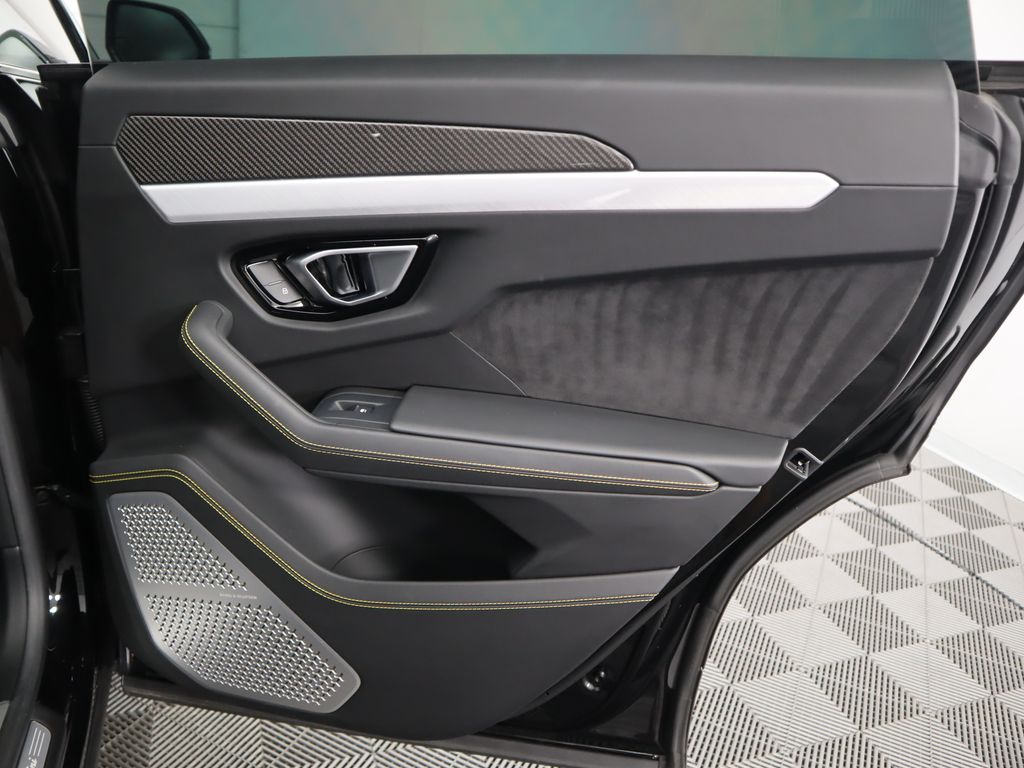 Thumbnail: 2020 Lamborghini Urus - 28