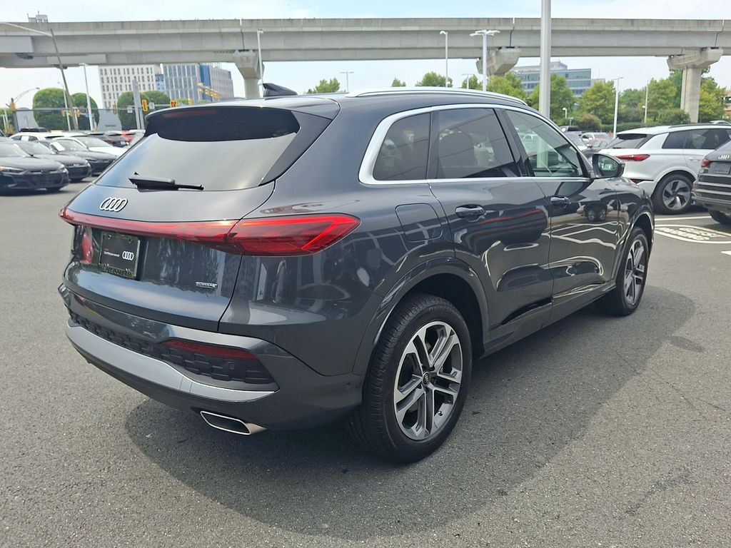 Thumbnail: 2025 Audi Q5 - 4