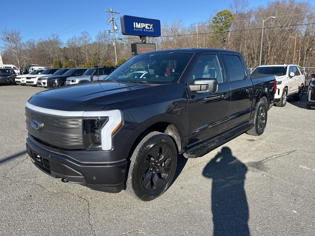 2022 Ford F-150 Lightning Lariat's photo