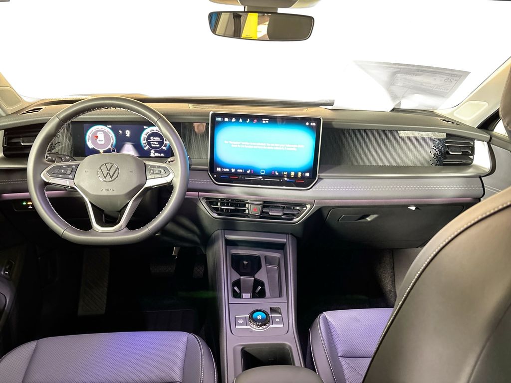 2025 Volkswagen Tiguan 2.0T SE