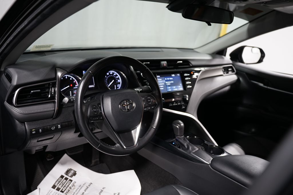 2019 Toyota Camry SE 11