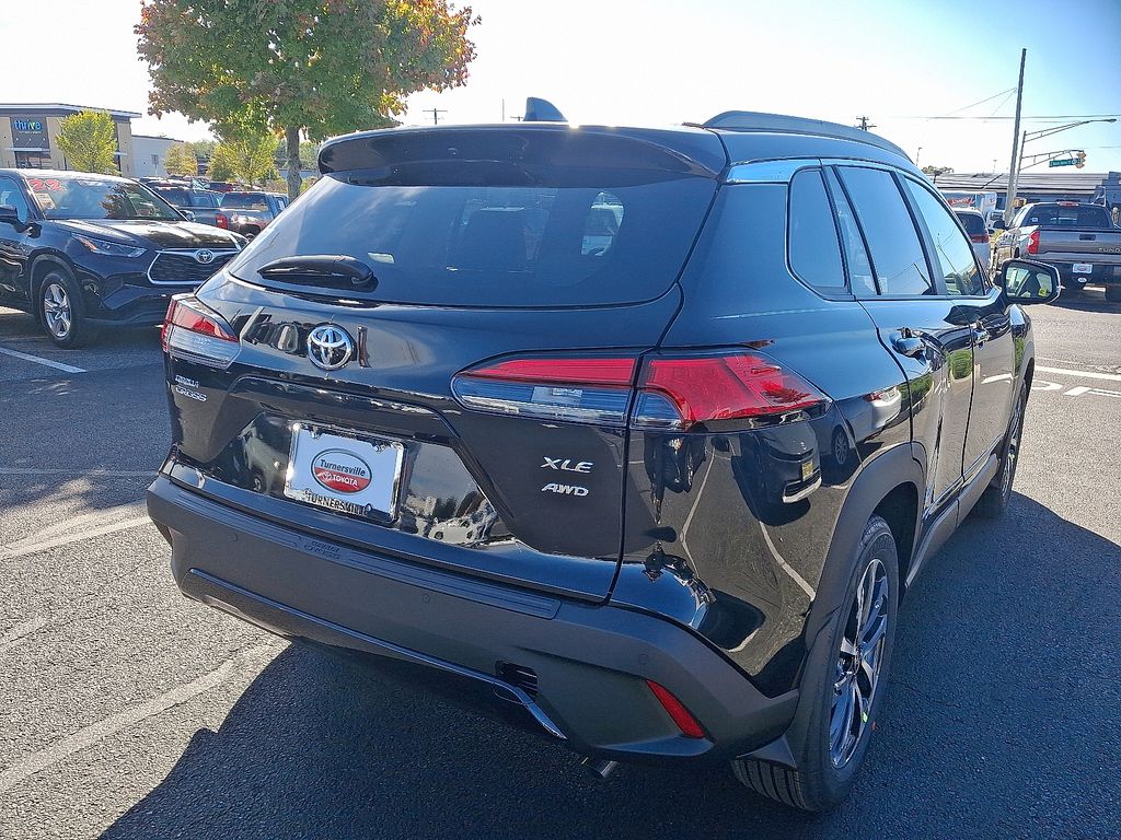 Thumbnail: 2025 Toyota Corolla Cross - 4