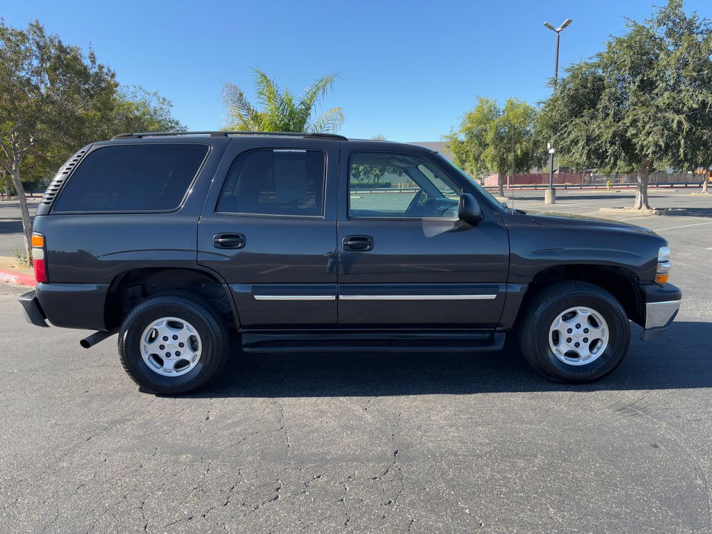 Thumbnail: 2004 Chevrolet Tahoe - 4