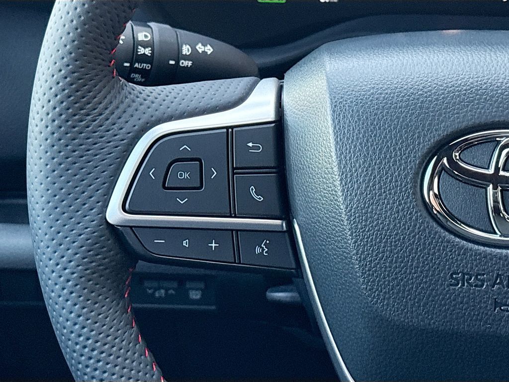 Thumbnail: 2026 Toyota Sienna - 11