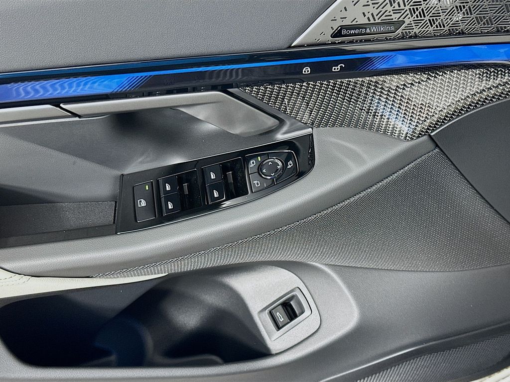 Thumbnail: 2026 BMW i5 - 20