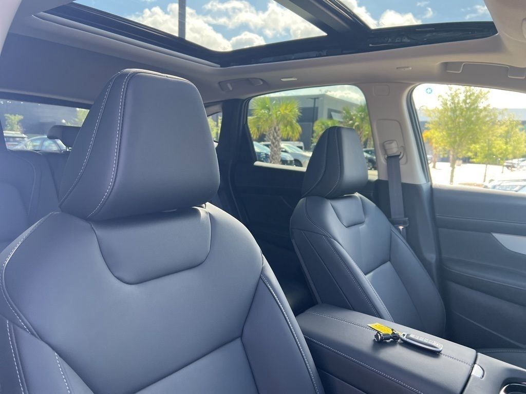 2025 Everest White Pearl Tricoat Nissan Murano SL AWD SUV