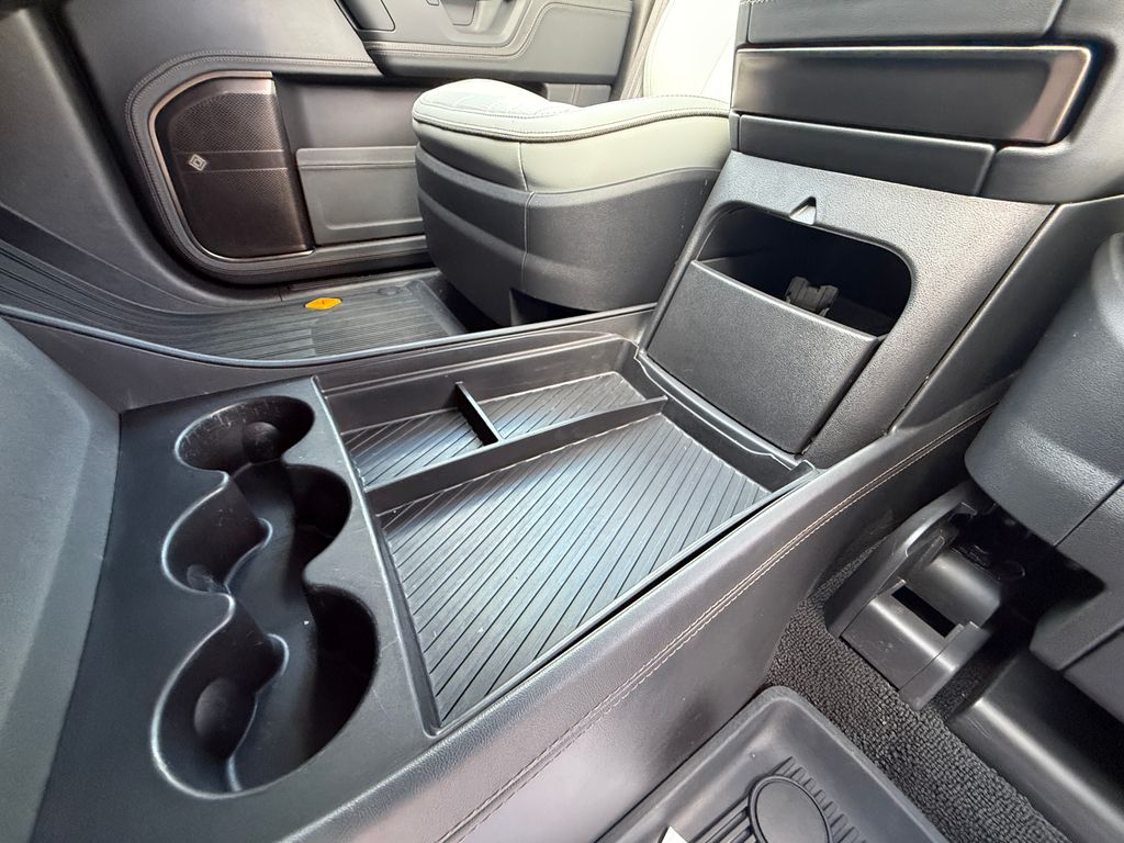 Rivian R1S