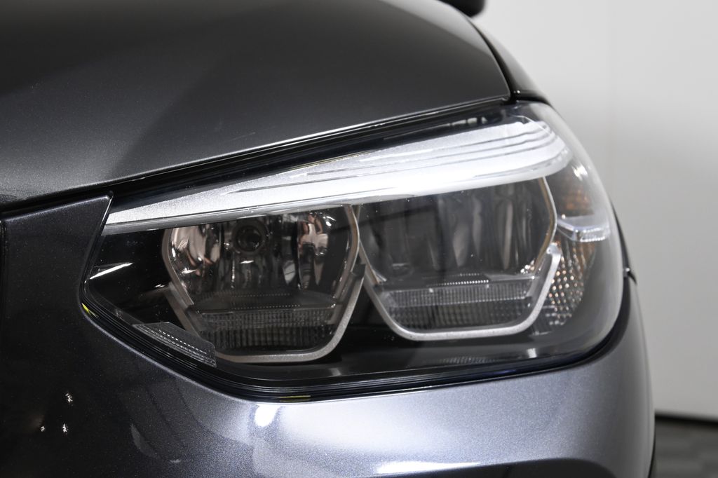 Thumbnail: 2019 BMW X3 - 11