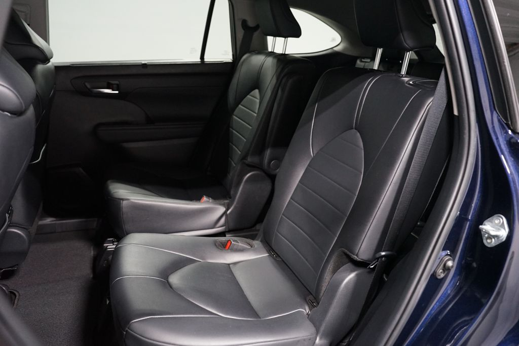 Thumbnail: 2024 Toyota Highlander - 29