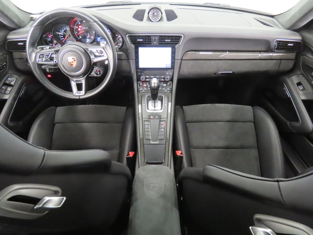 Thumbnail: 2017 Porsche 911 - 15