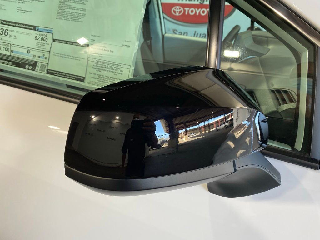 Thumbnail: 2026 Toyota Sienna - 12