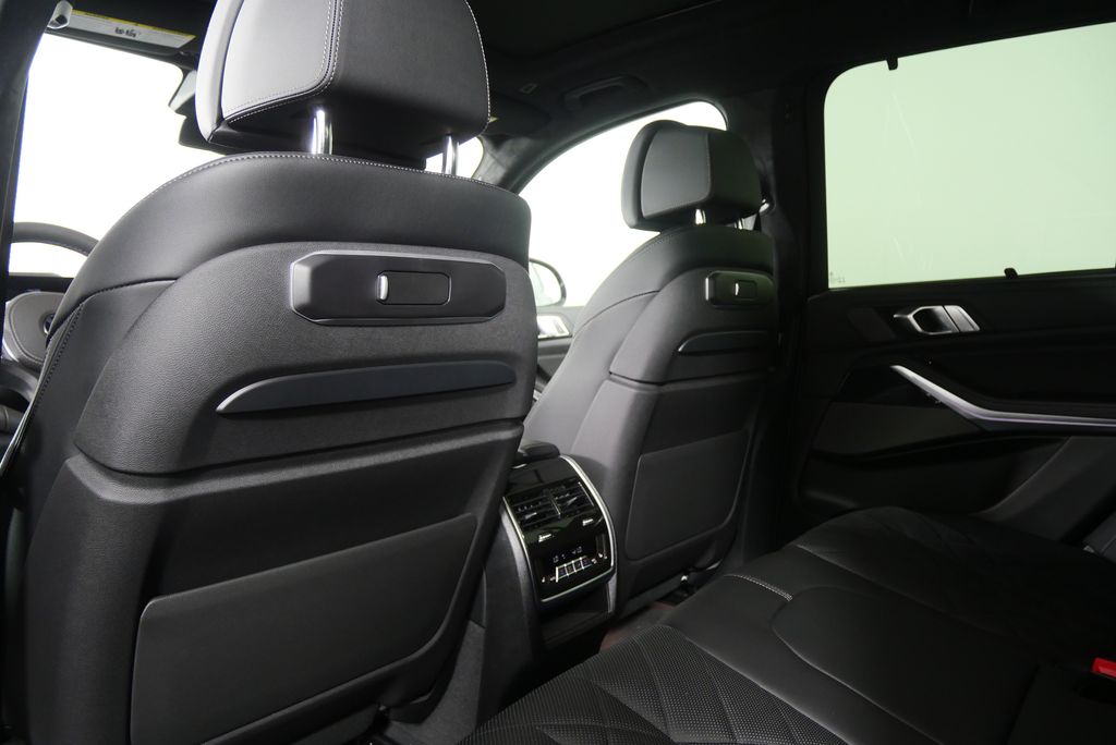 Thumbnail: 2026 BMW X5 - 17