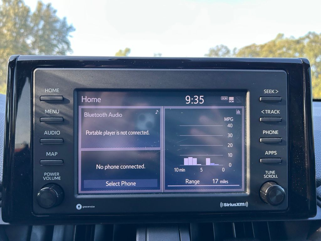 Thumbnail: 2021 Toyota RAV4 - 23